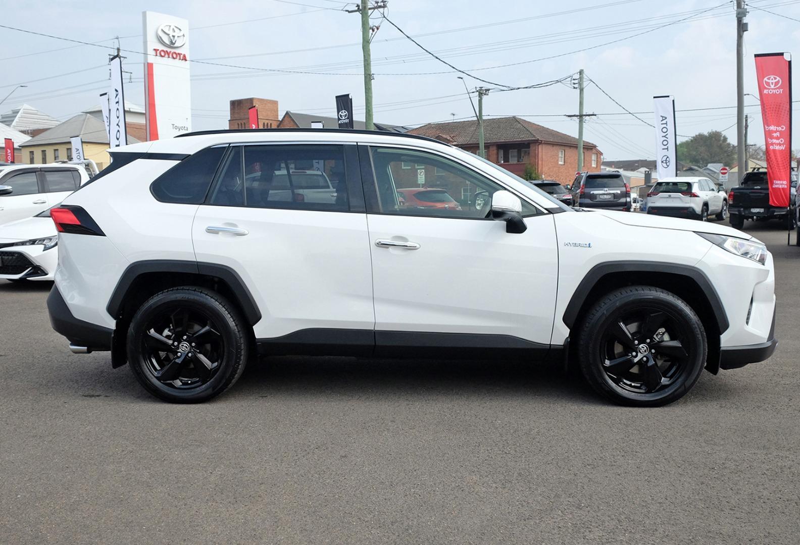 2021 Toyota RAV4 Cruiser-AWD in White