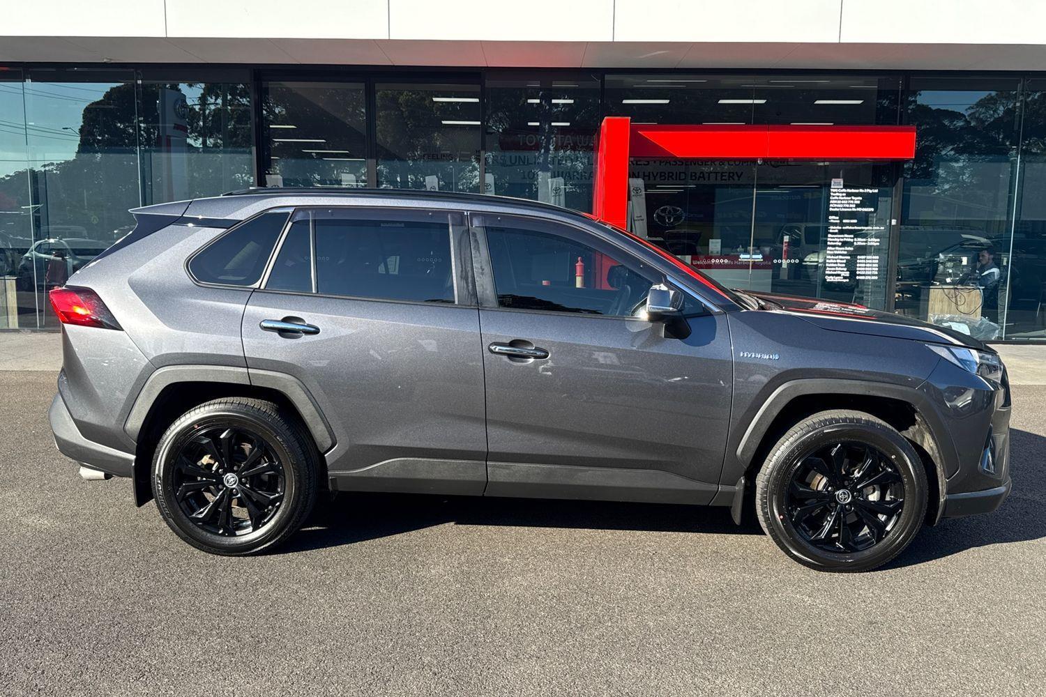 2022 Toyota RAV4 Cruiser-AWD in Silver