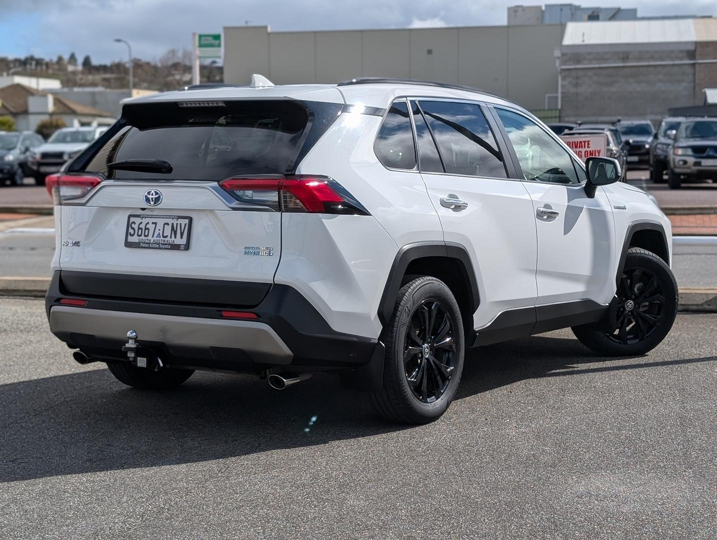 2022 Toyota RAV4 Cruiser-AWD in White
