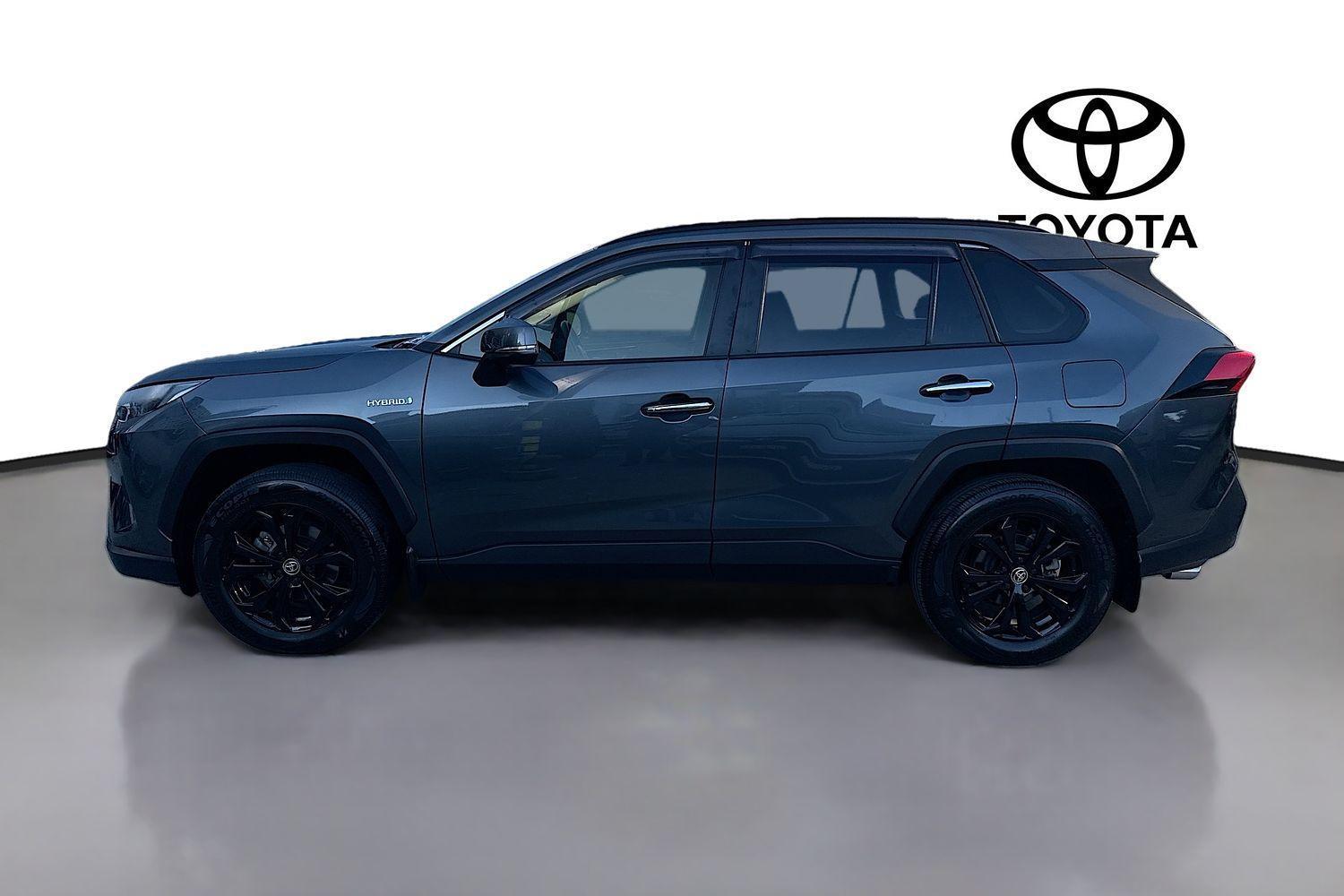2022 Toyota RAV4 Cruiser-AWD in Silver