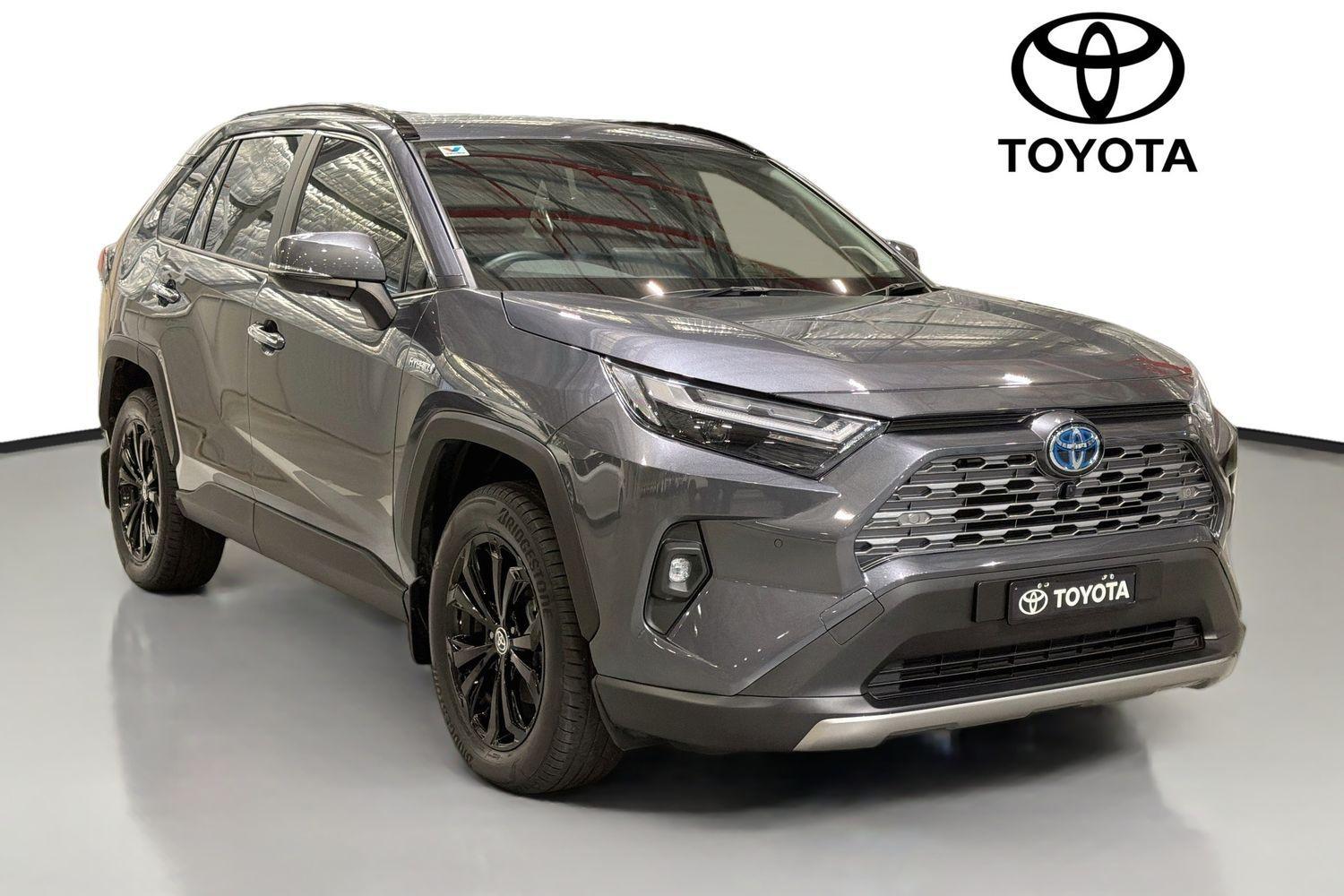 2024 Toyota RAV4 Cruiser-AWD in Silver