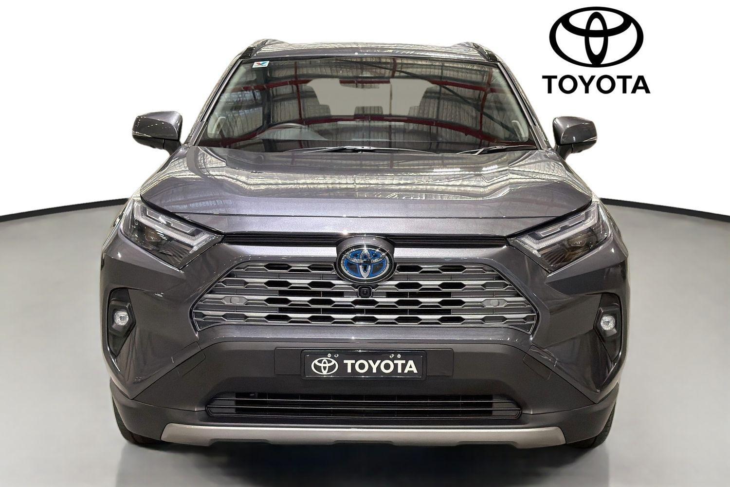 2024 Toyota RAV4 Cruiser-AWD in Silver