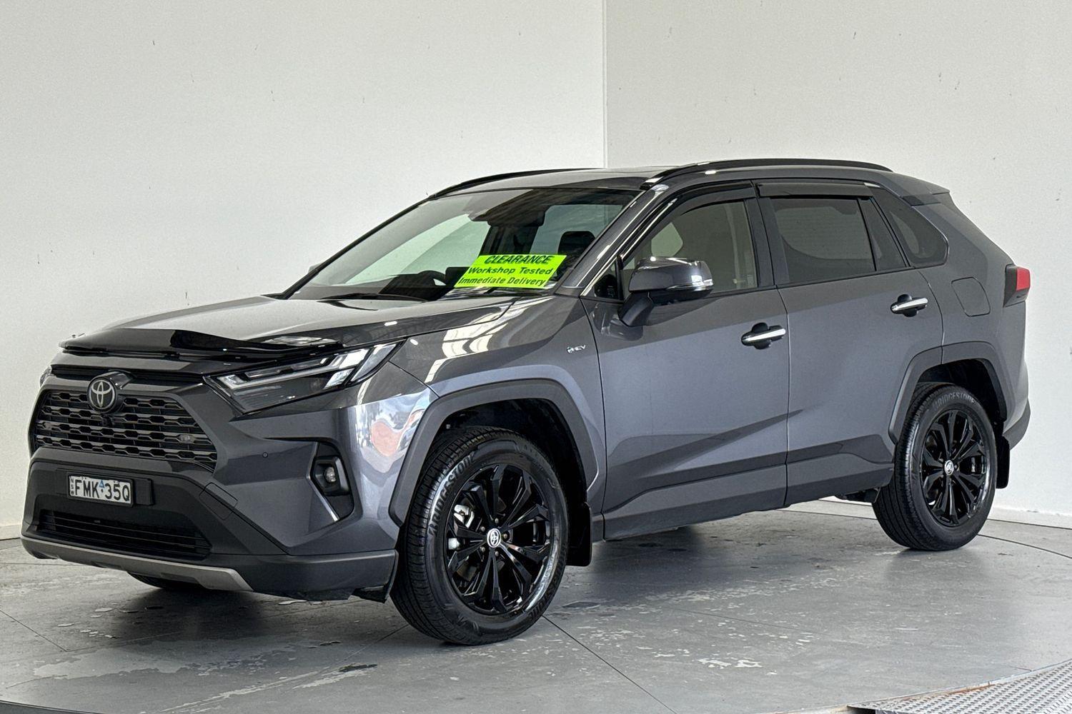 2024 Toyota RAV4 Cruiser in Silver