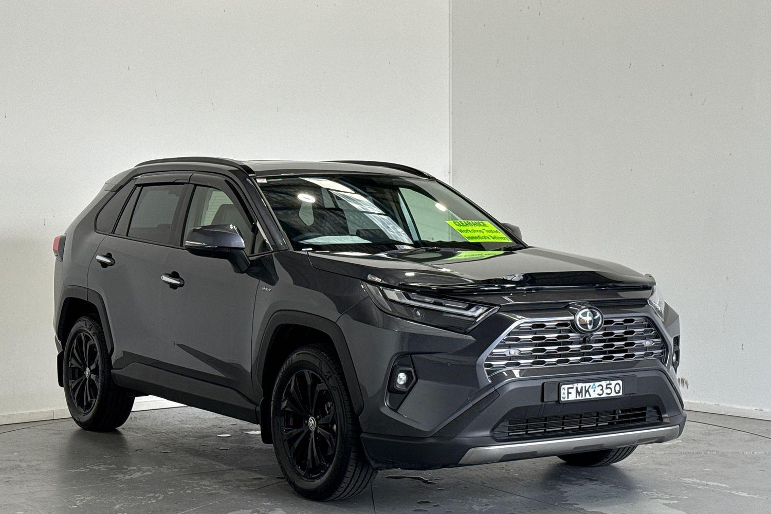 2024 Toyota RAV4 Cruiser in Silver