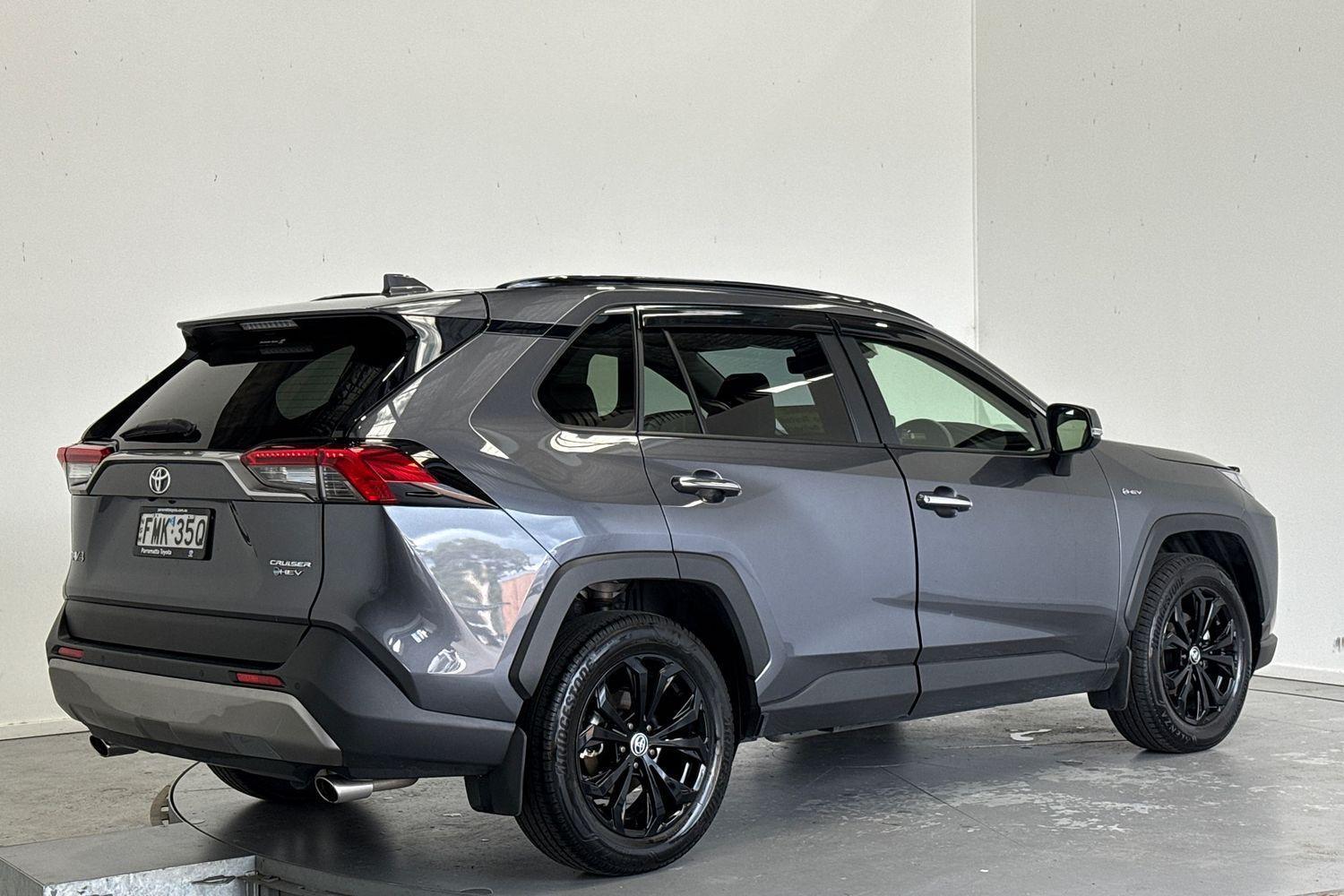 2024 Toyota RAV4 Cruiser in Silver