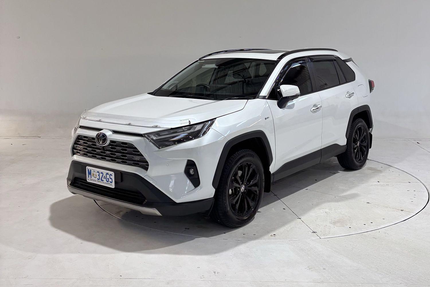 2025 Toyota RAV4 Cruiser-AWD in White