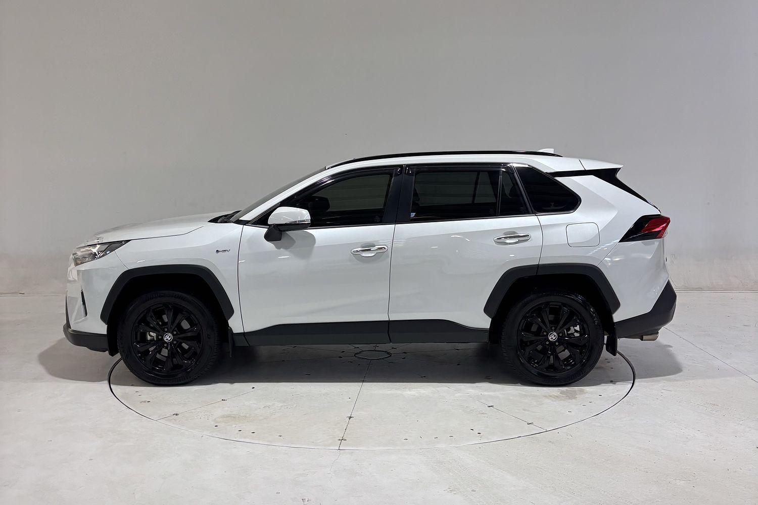 2025 Toyota RAV4 Cruiser-AWD in White