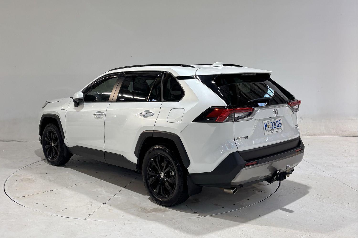 2025 Toyota RAV4 Cruiser-AWD in White