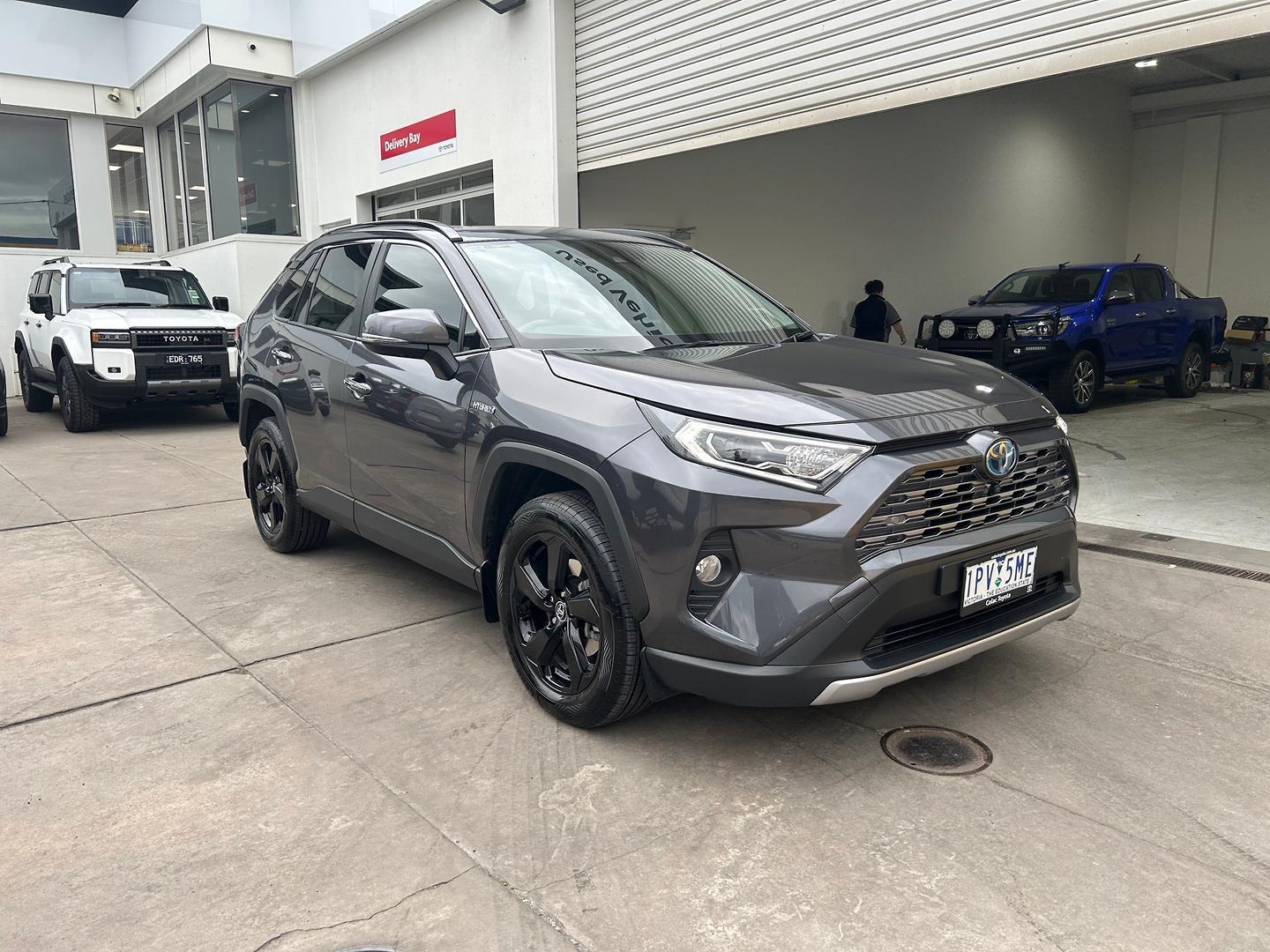 2019 Toyota RAV4 Cruiser-AWD in Silver