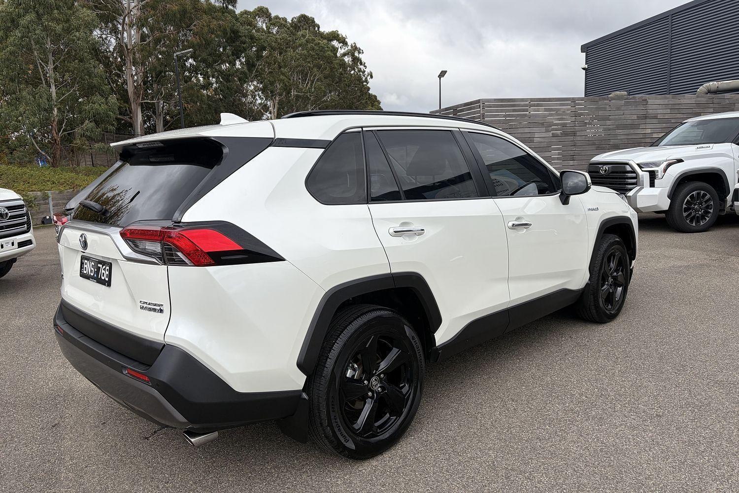 2021 Toyota RAV4 Cruiser in White