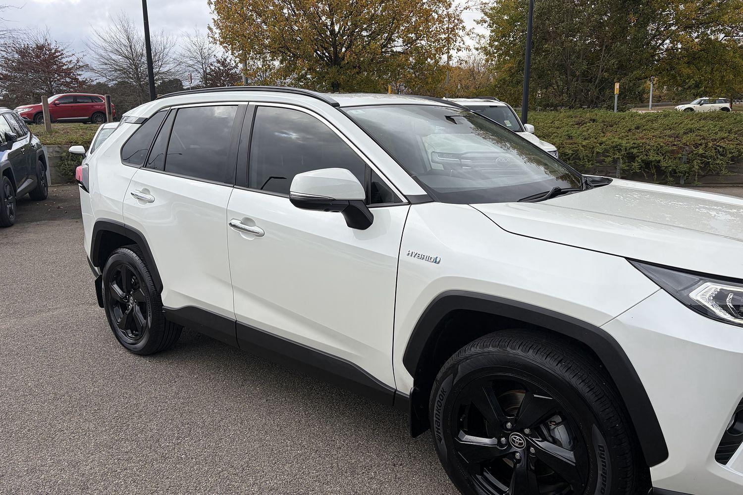 2021 Toyota RAV4 Cruiser in White