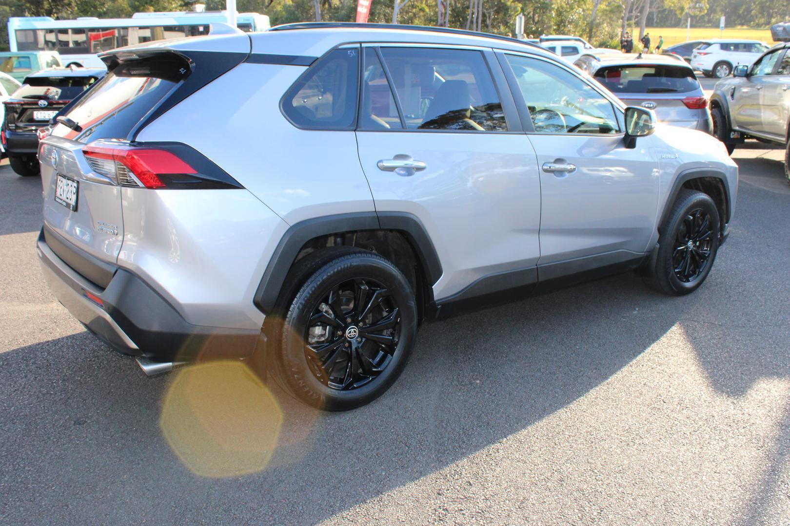 2023 Toyota RAV4 Cruiser-AWD in Silver