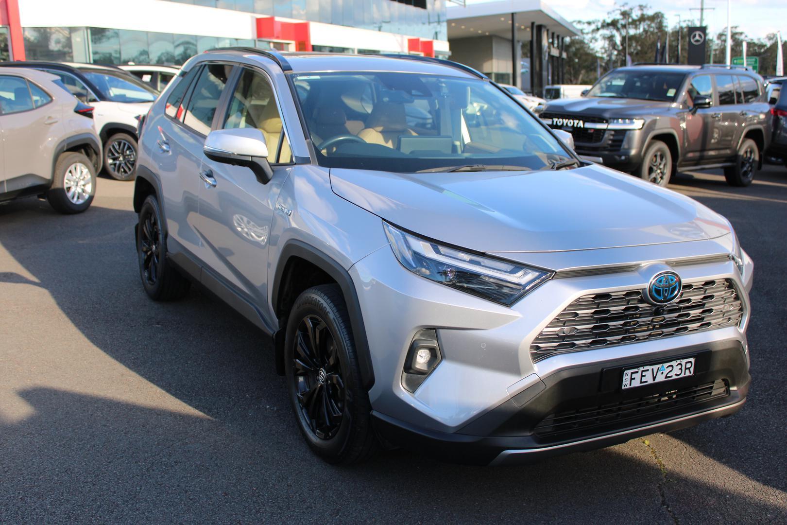 2023 Toyota RAV4 Cruiser-AWD in Silver