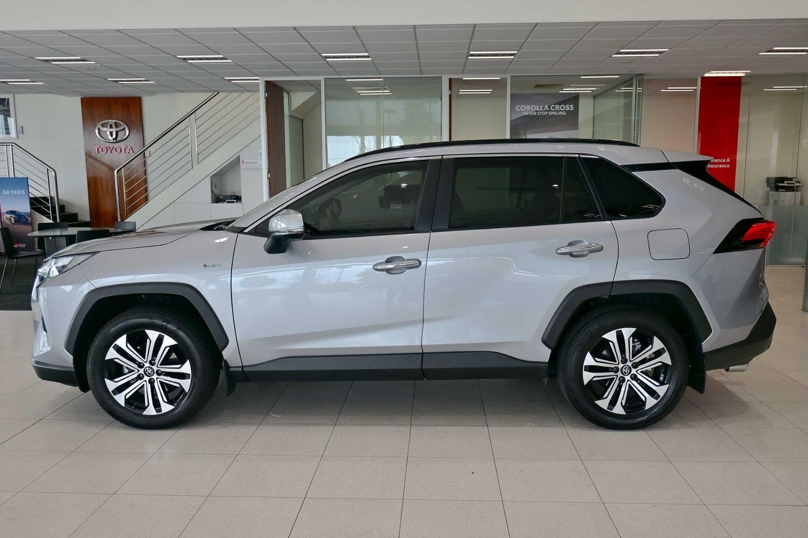 2024 Toyota RAV4 Cruiser AWD in Silver