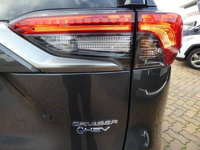 2025 Toyota RAV4 Cruiser-AWD in Silver