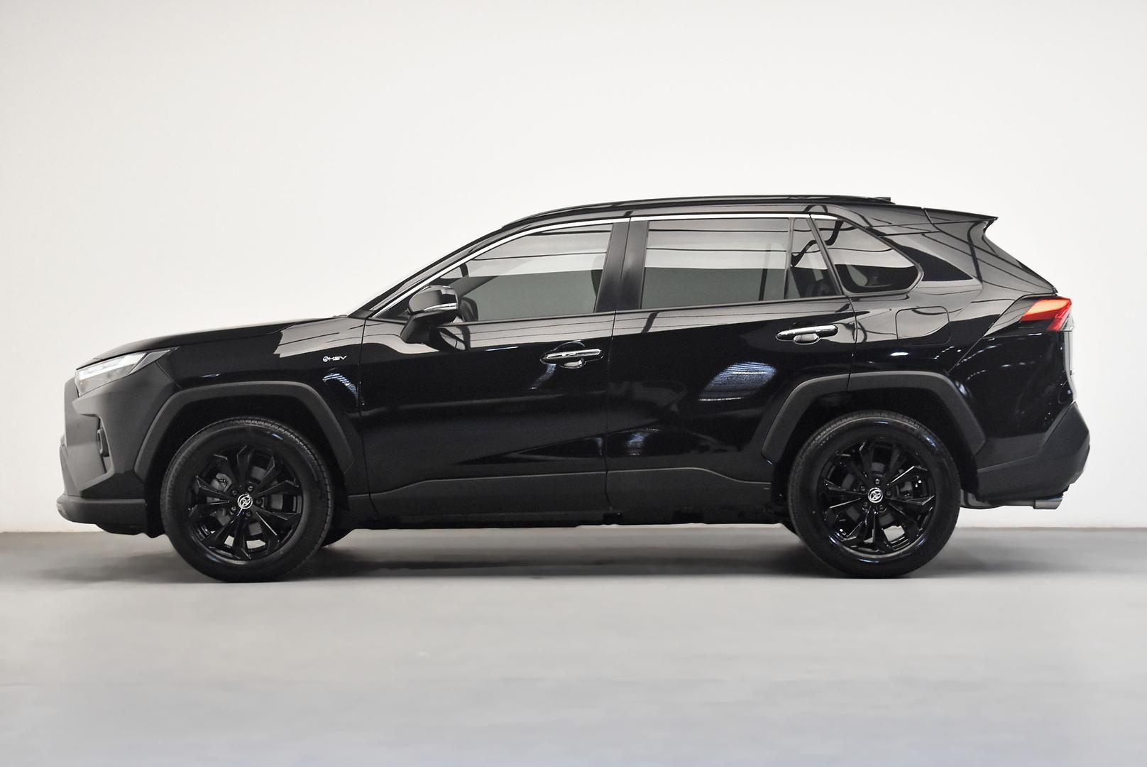 2025 Toyota RAV4 Cruiser in Black