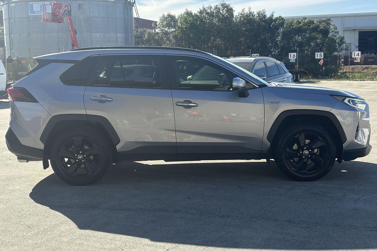 2020 Toyota RAV4 Cruiser-AWD in Silver