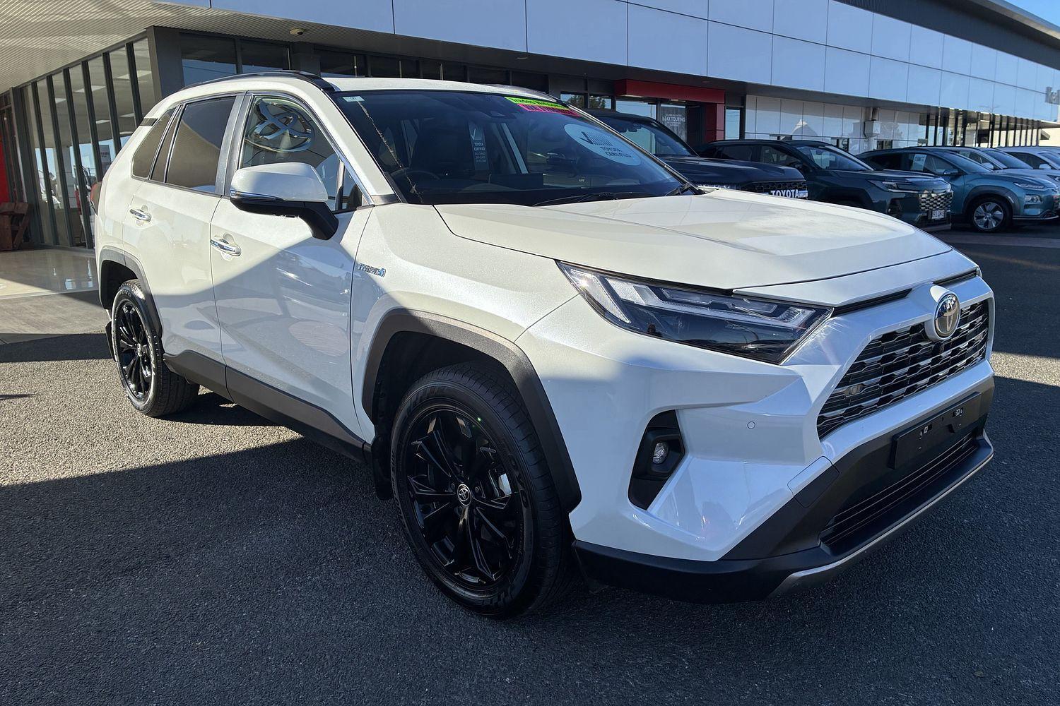 2022 Toyota RAV4 Cruiser-AWD in White