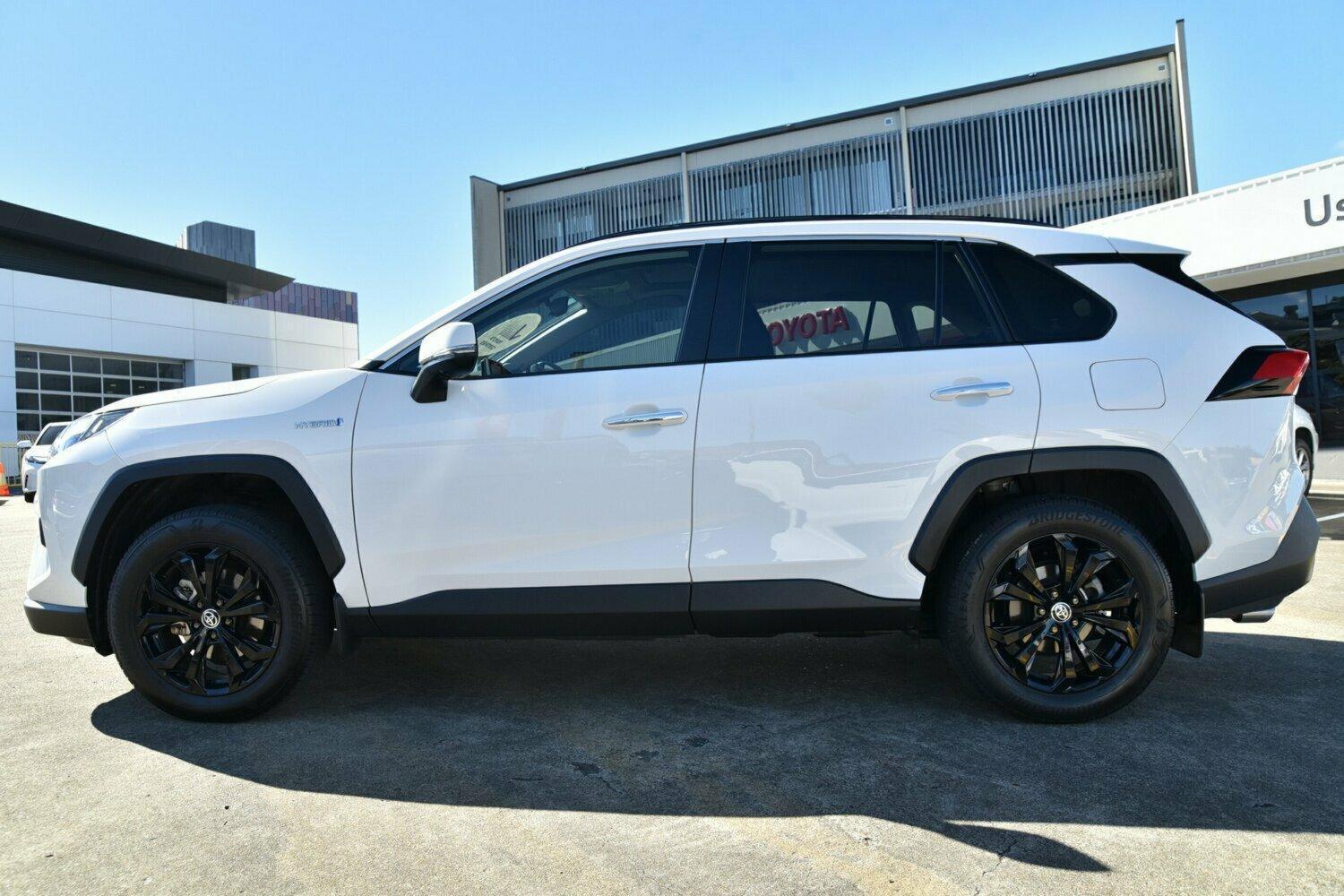 2022 Toyota RAV4 Cruiser-AWD in White