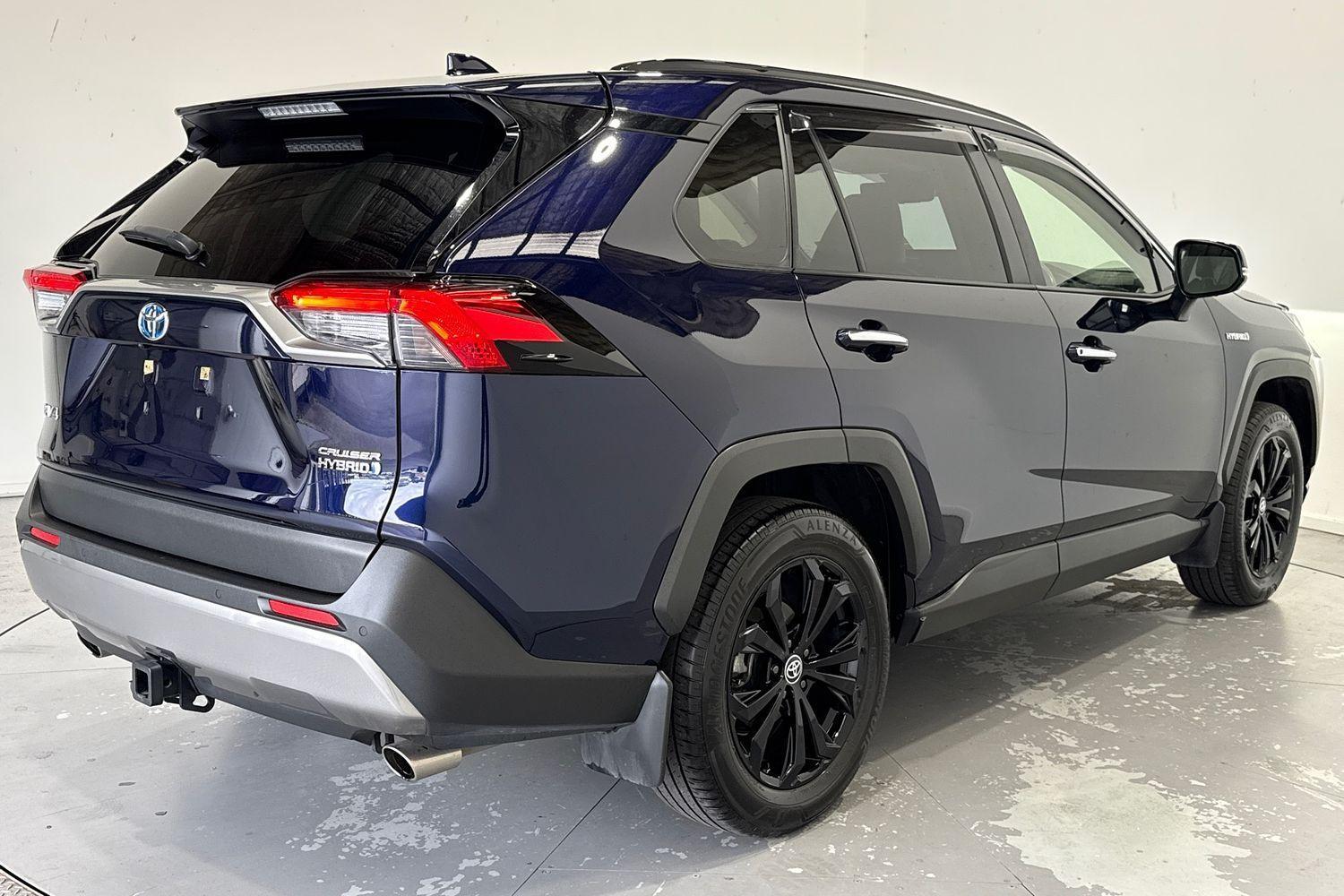 2024 Toyota RAV4 Cruiser in Blue