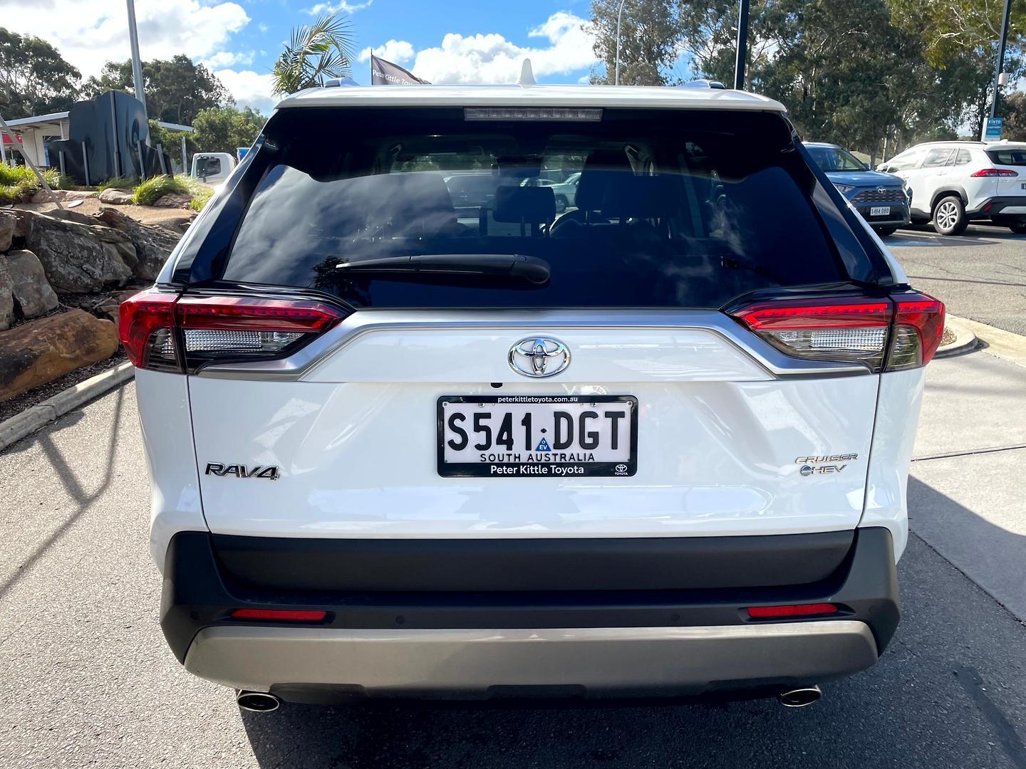 2025 Toyota RAV4 Cruiser in White