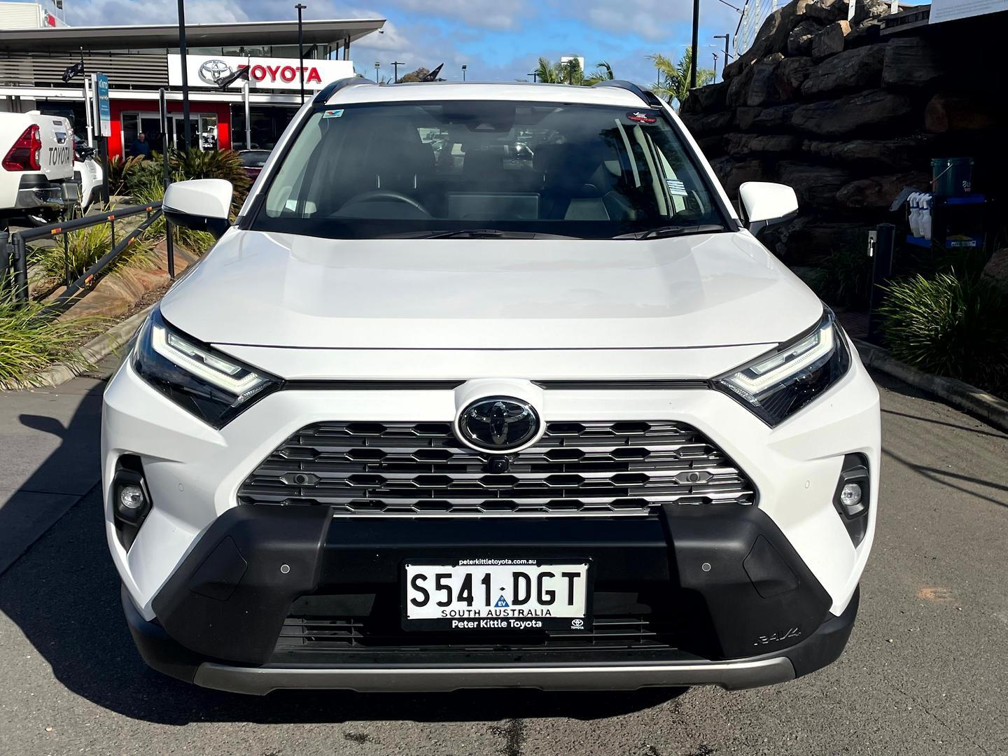 2025 Toyota RAV4 Cruiser in White