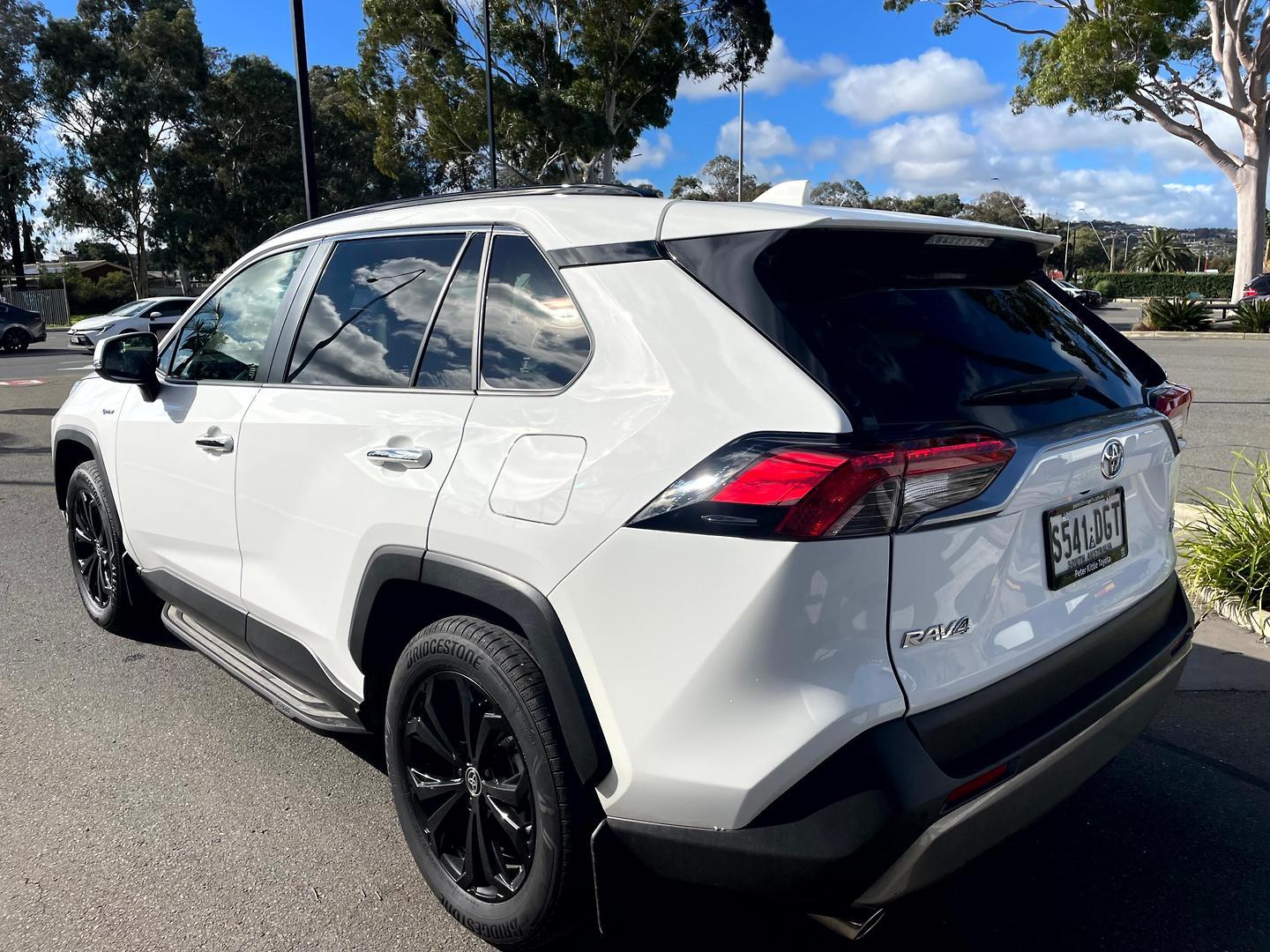 2025 Toyota RAV4 Cruiser in White