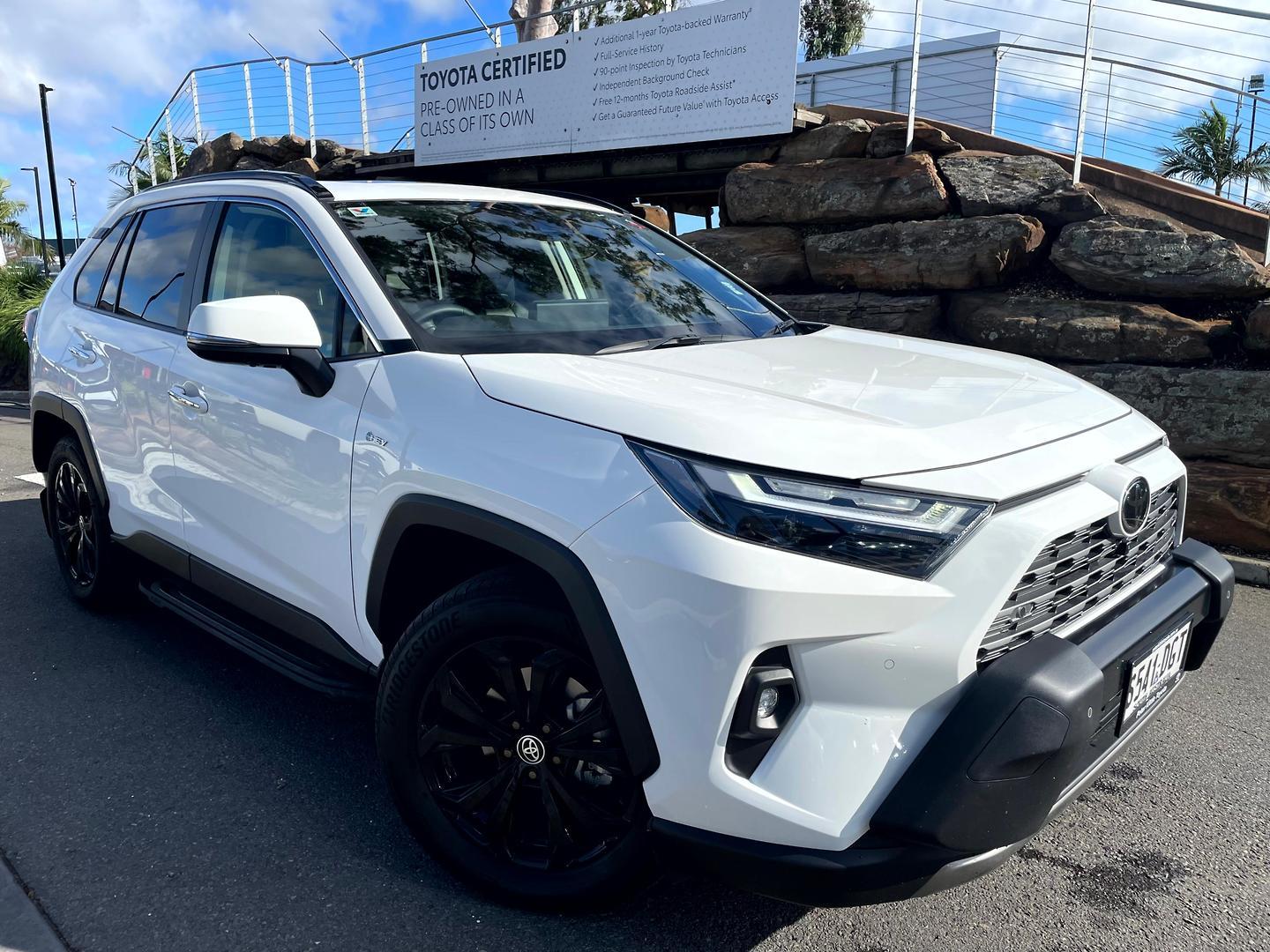 2025 Toyota RAV4 Cruiser in White