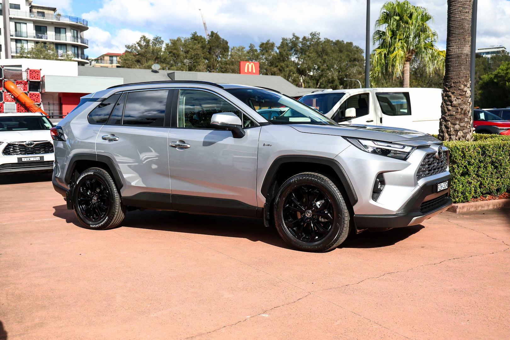 2025 Toyota RAV4 Cruiser-AWD in Silver