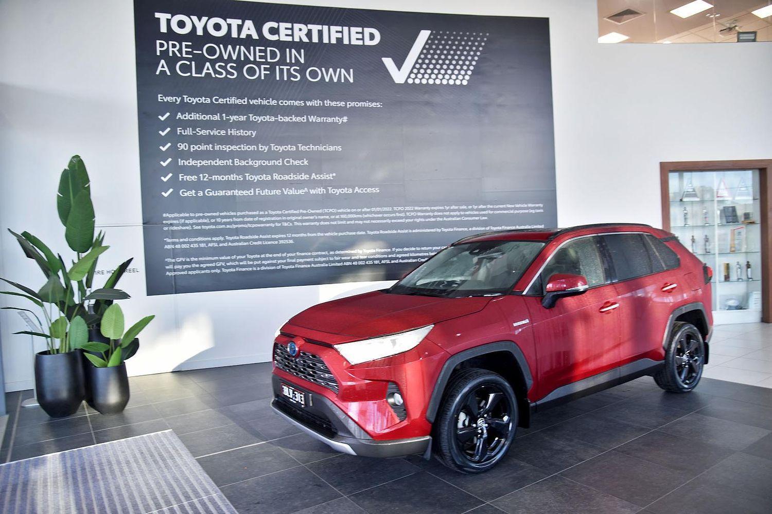 2020 Toyota RAV4 Cruiser-AWD in Red