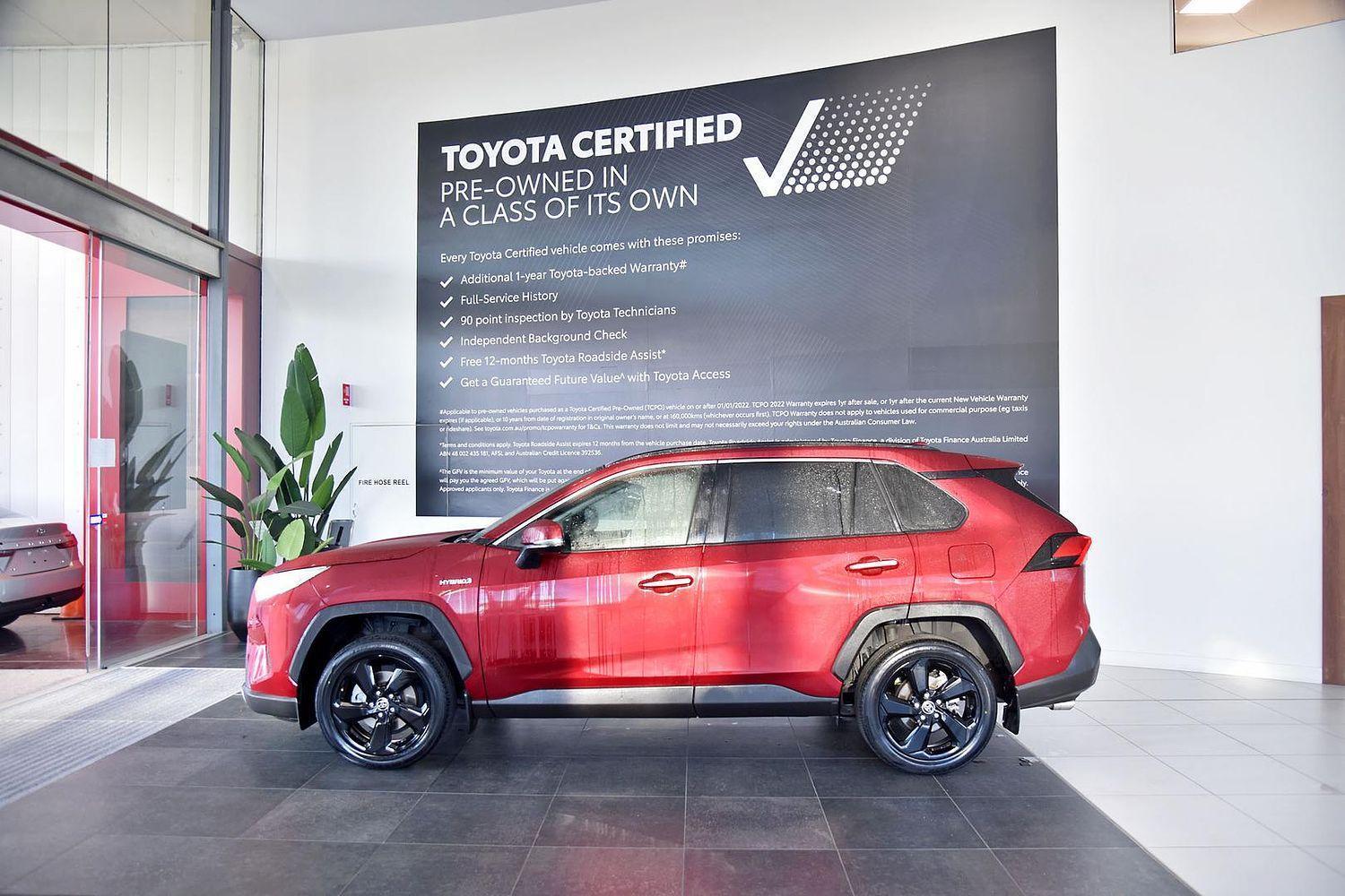 2020 Toyota RAV4 Cruiser-AWD in Red