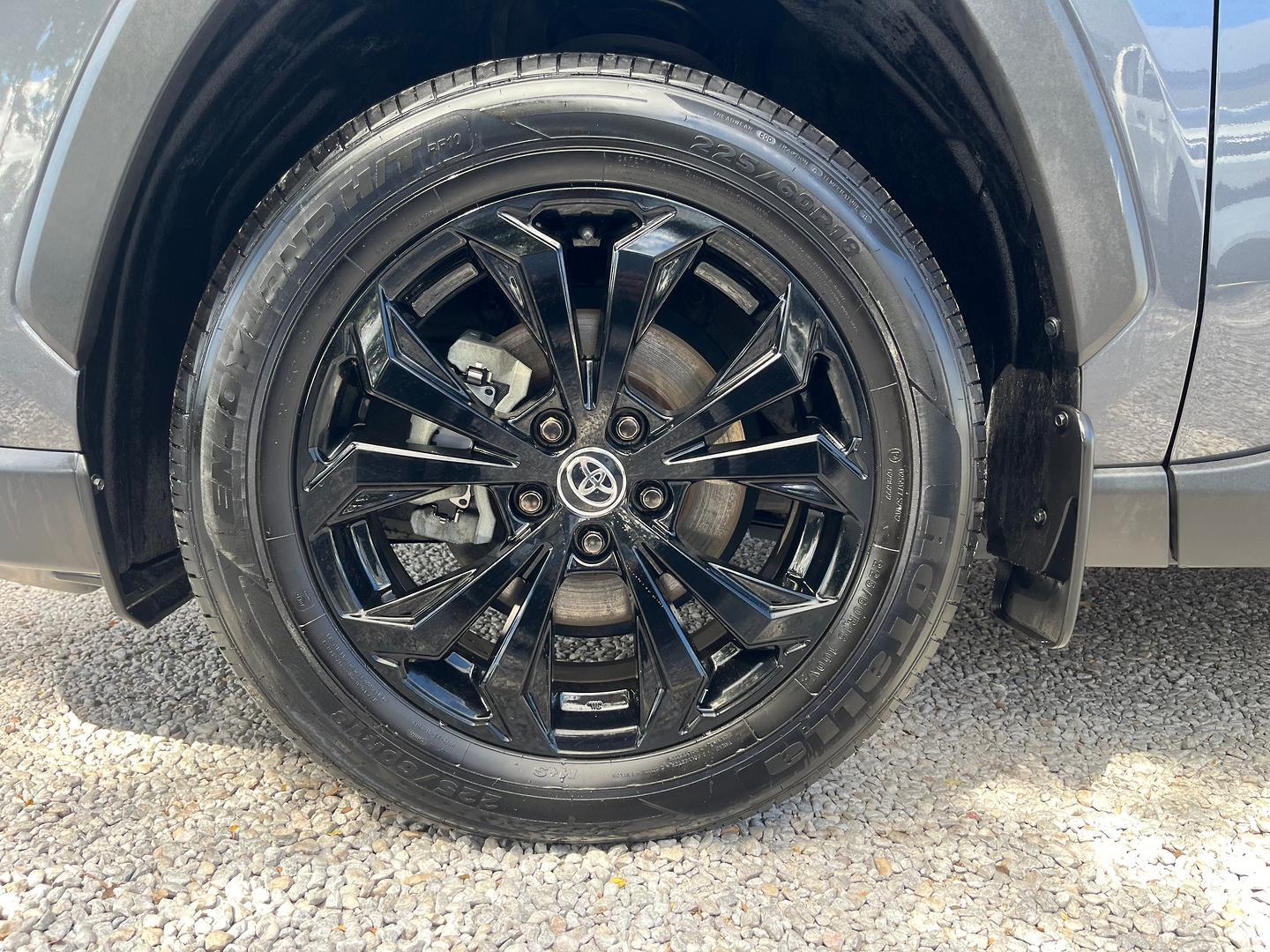 2022 Toyota RAV4 Cruiser in Silver