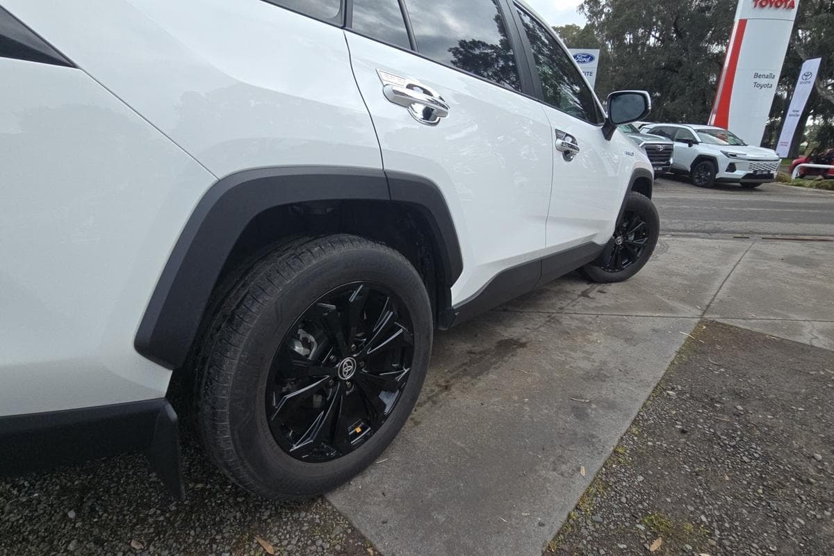 2024 Toyota RAV4 Cruiser-AWD in White