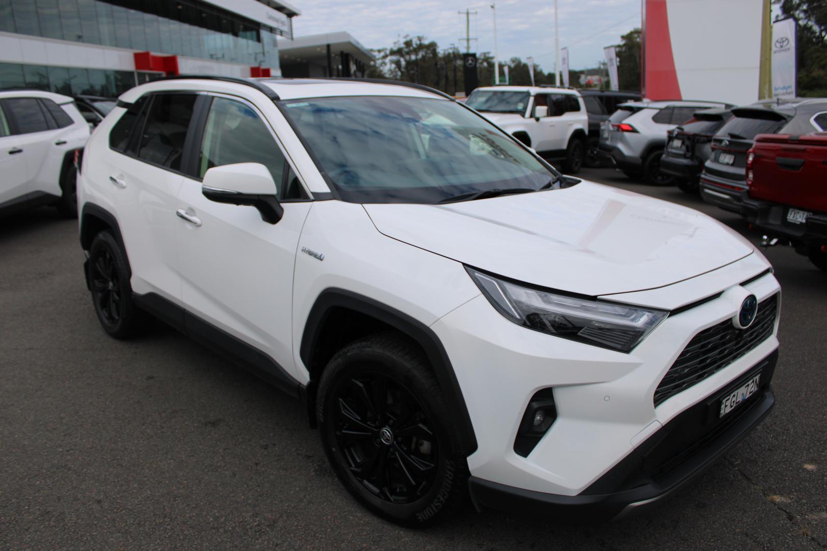2024 Toyota RAV4 Cruiser-AWD in White