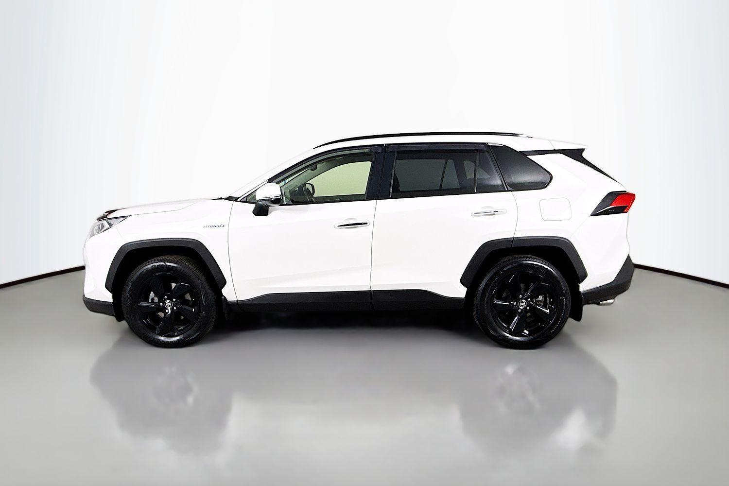 2020 Toyota RAV4 Cruiser in White