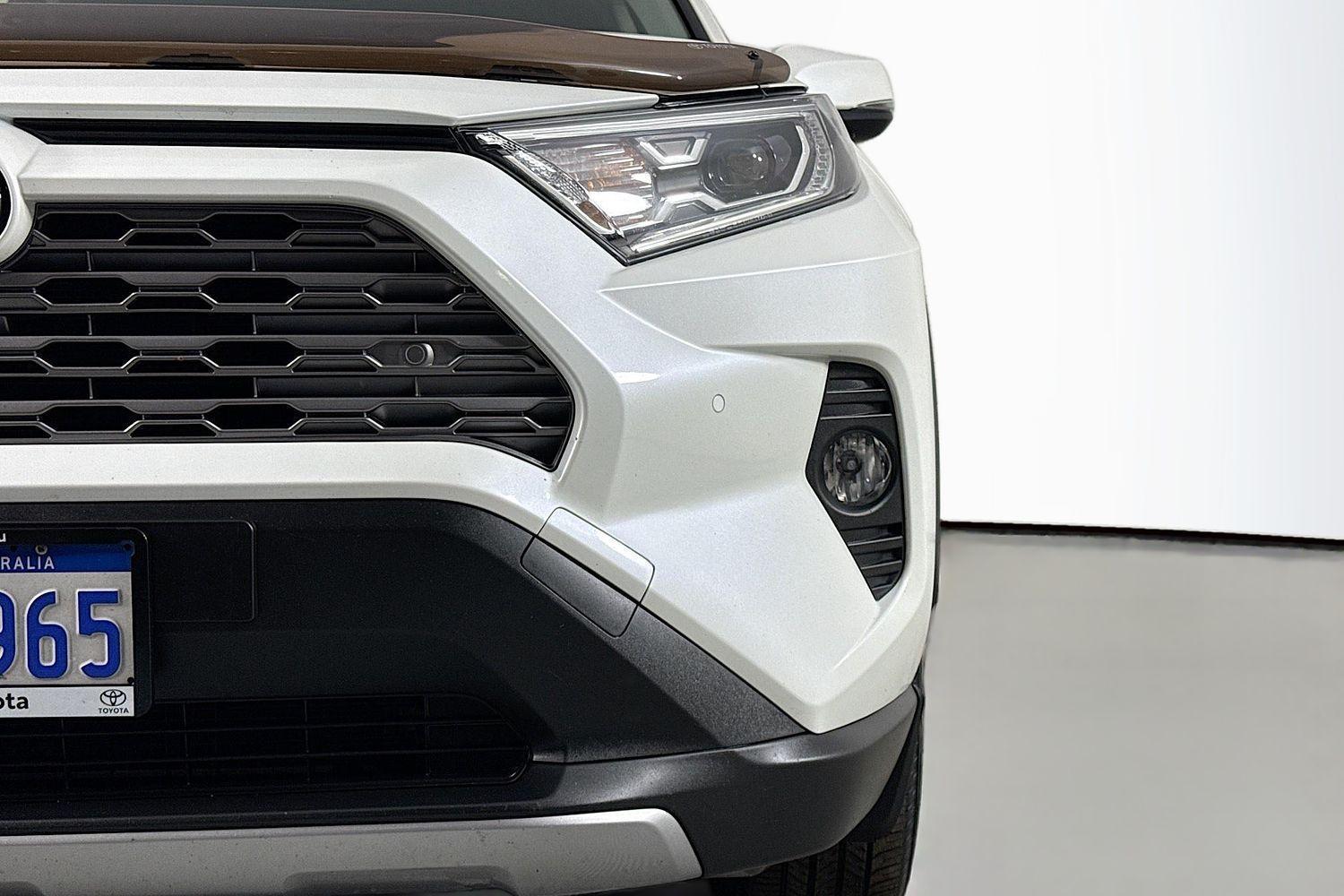 2020 Toyota RAV4 Cruiser in White
