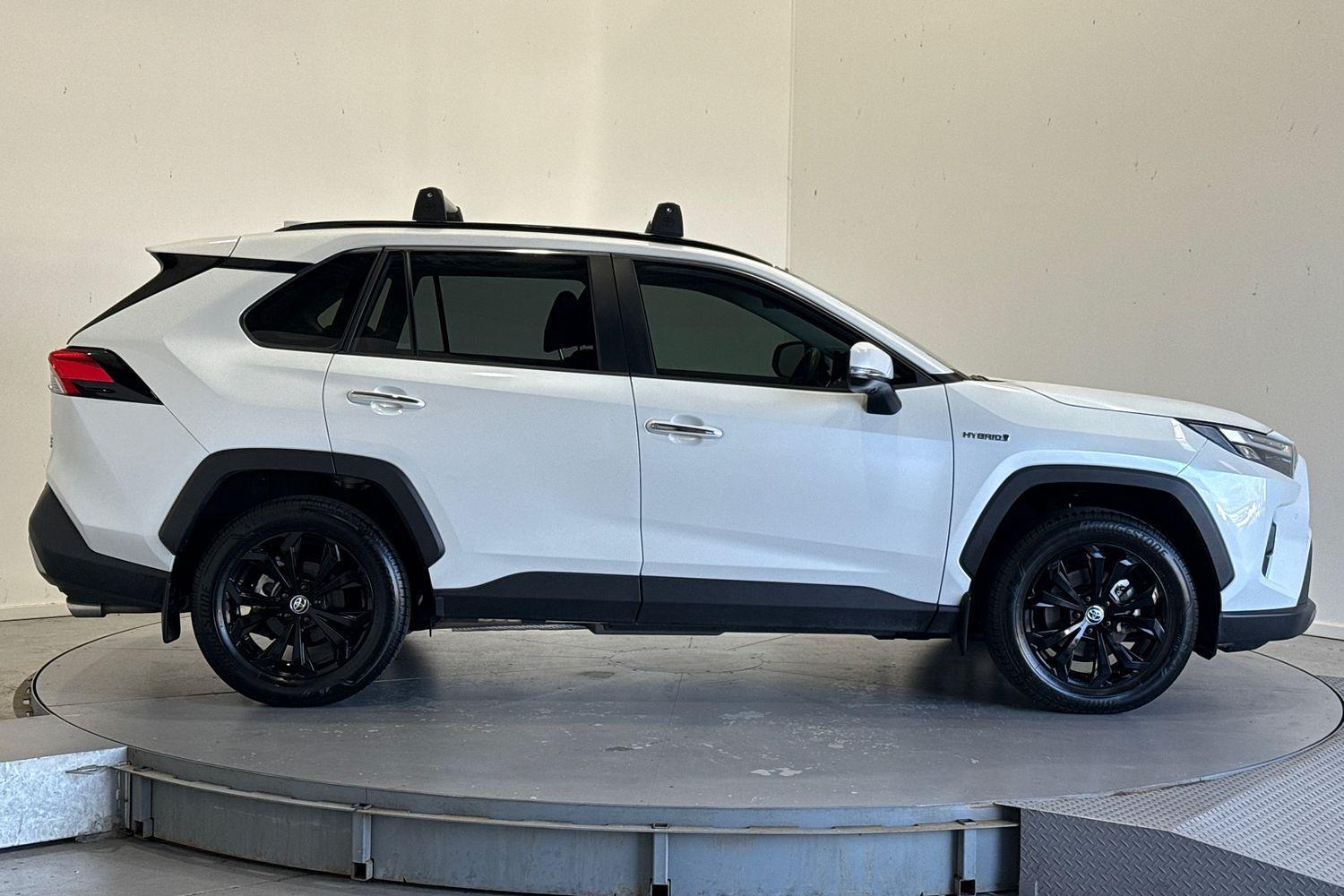 2024 Toyota RAV4 Cruiser in White