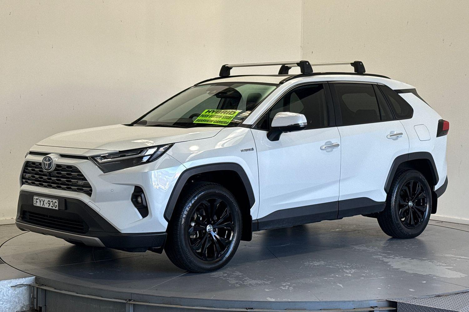 2024 Toyota RAV4 Cruiser in White