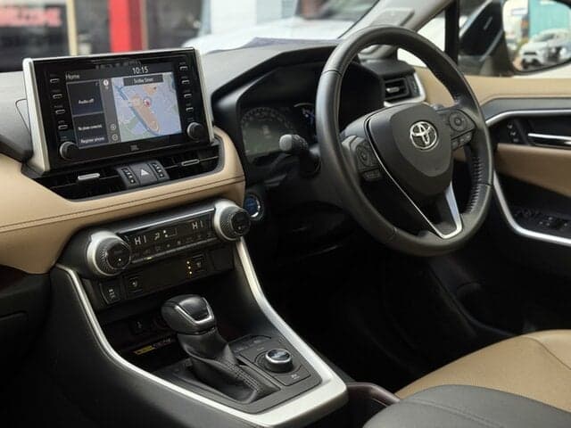 2022 Toyota RAV4 Cruiser in Silver