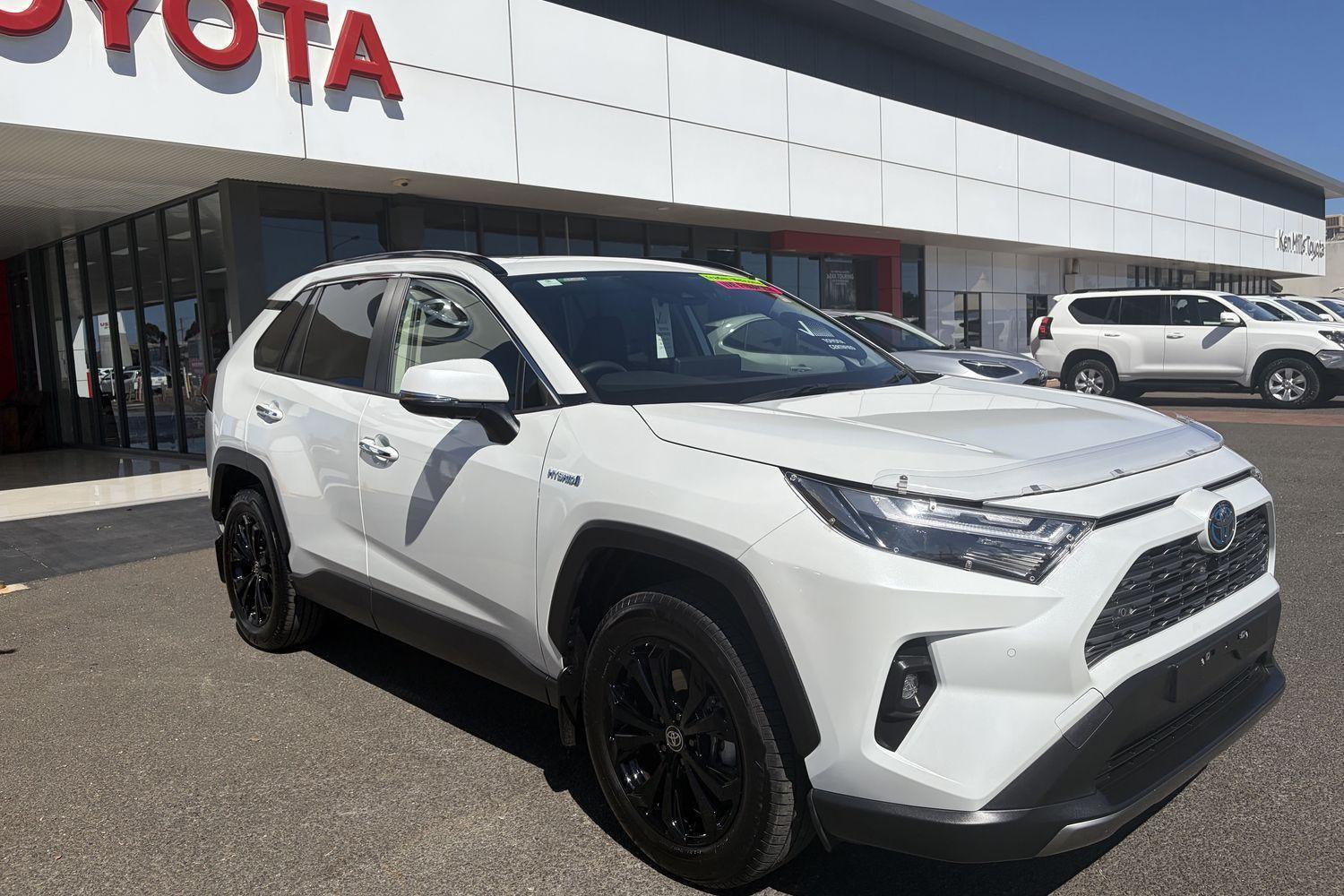 2024 Toyota RAV4 Cruiser-AWD in White