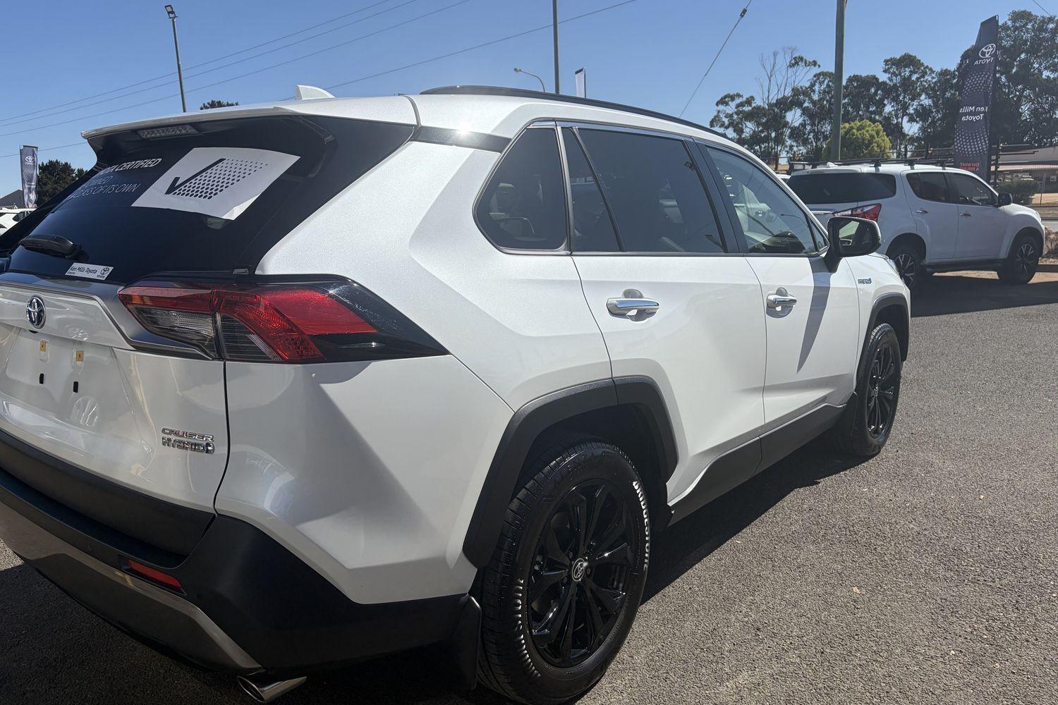 2024 Toyota RAV4 Cruiser-AWD in White