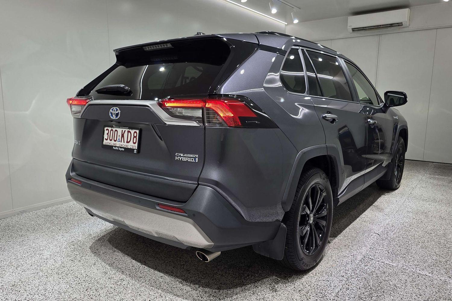 2024 Toyota RAV4 Cruiser in Grey