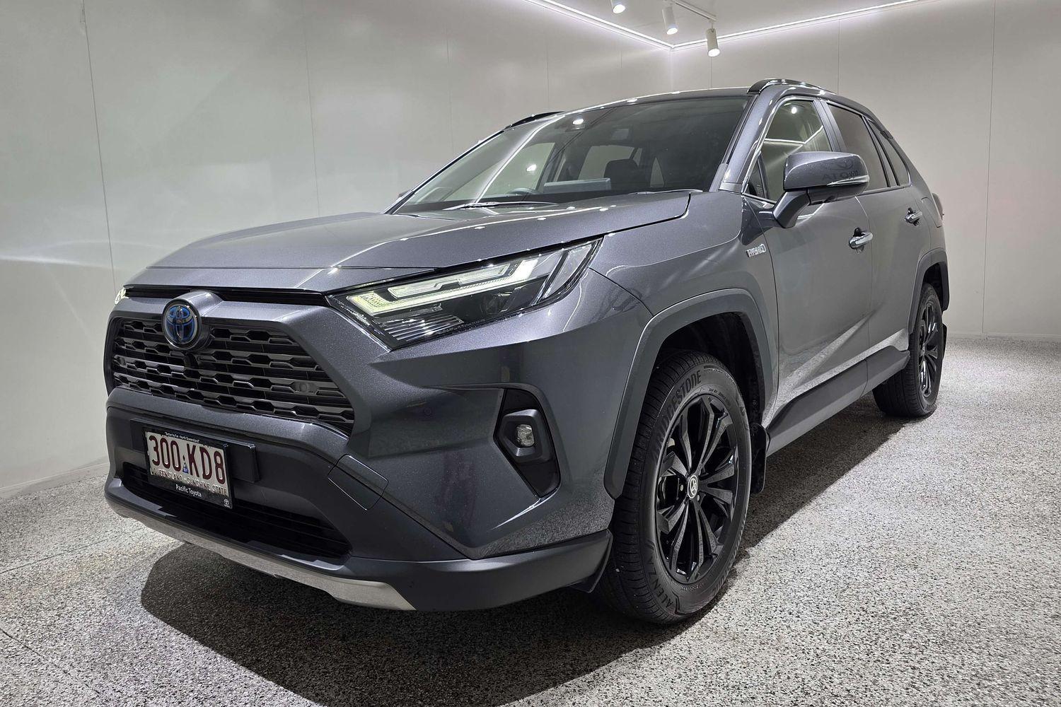 2024 Toyota RAV4 Cruiser in Grey