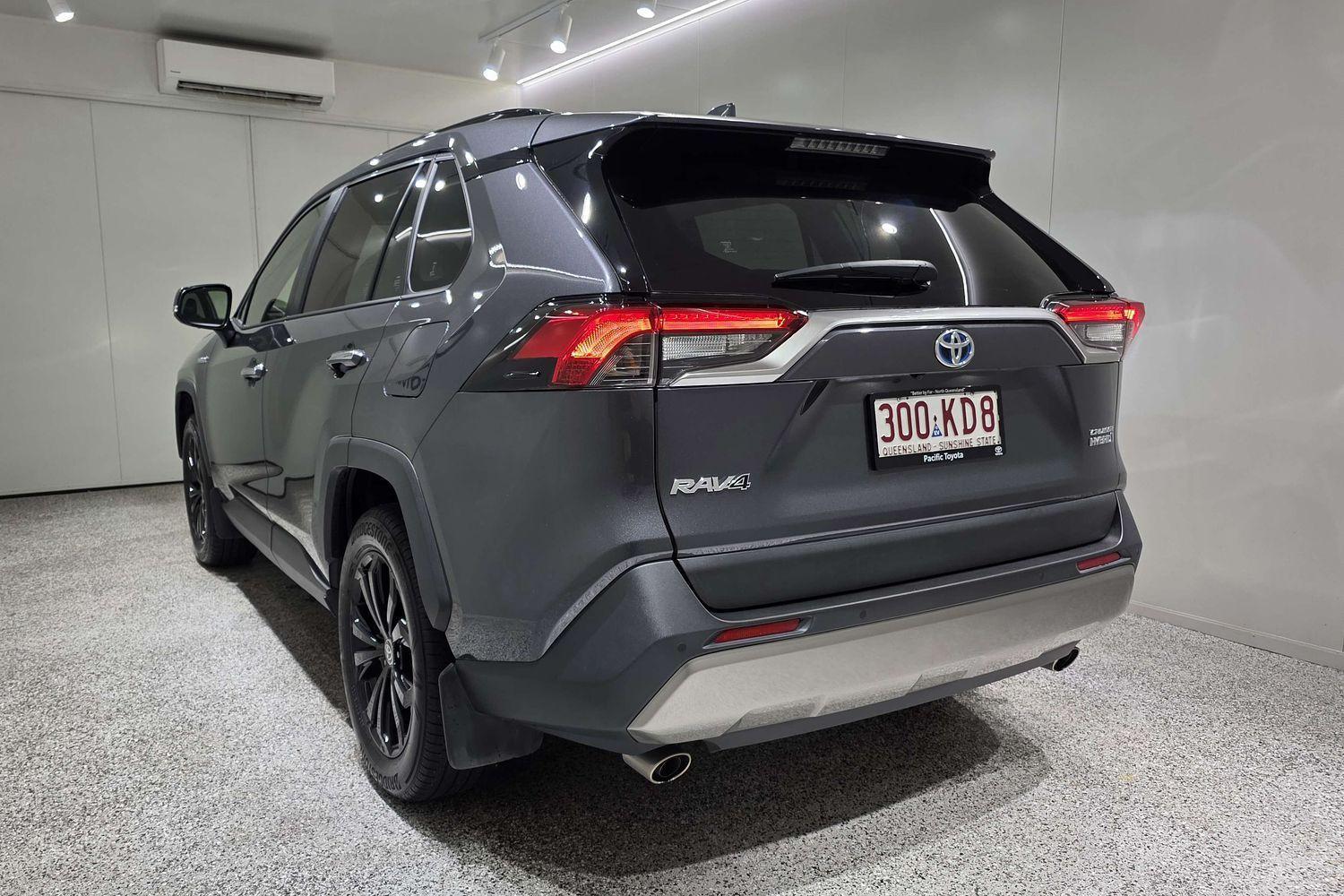 2024 Toyota RAV4 Cruiser in Grey