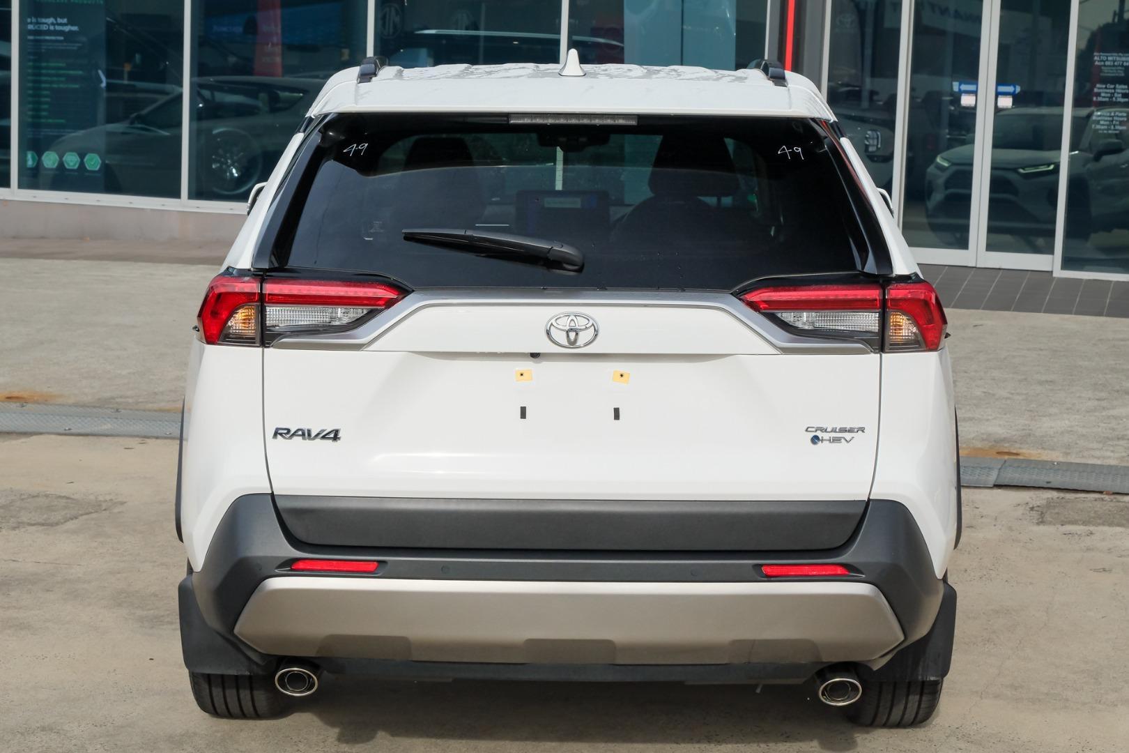 2025 Toyota RAV4 Cruiser-AWD in White