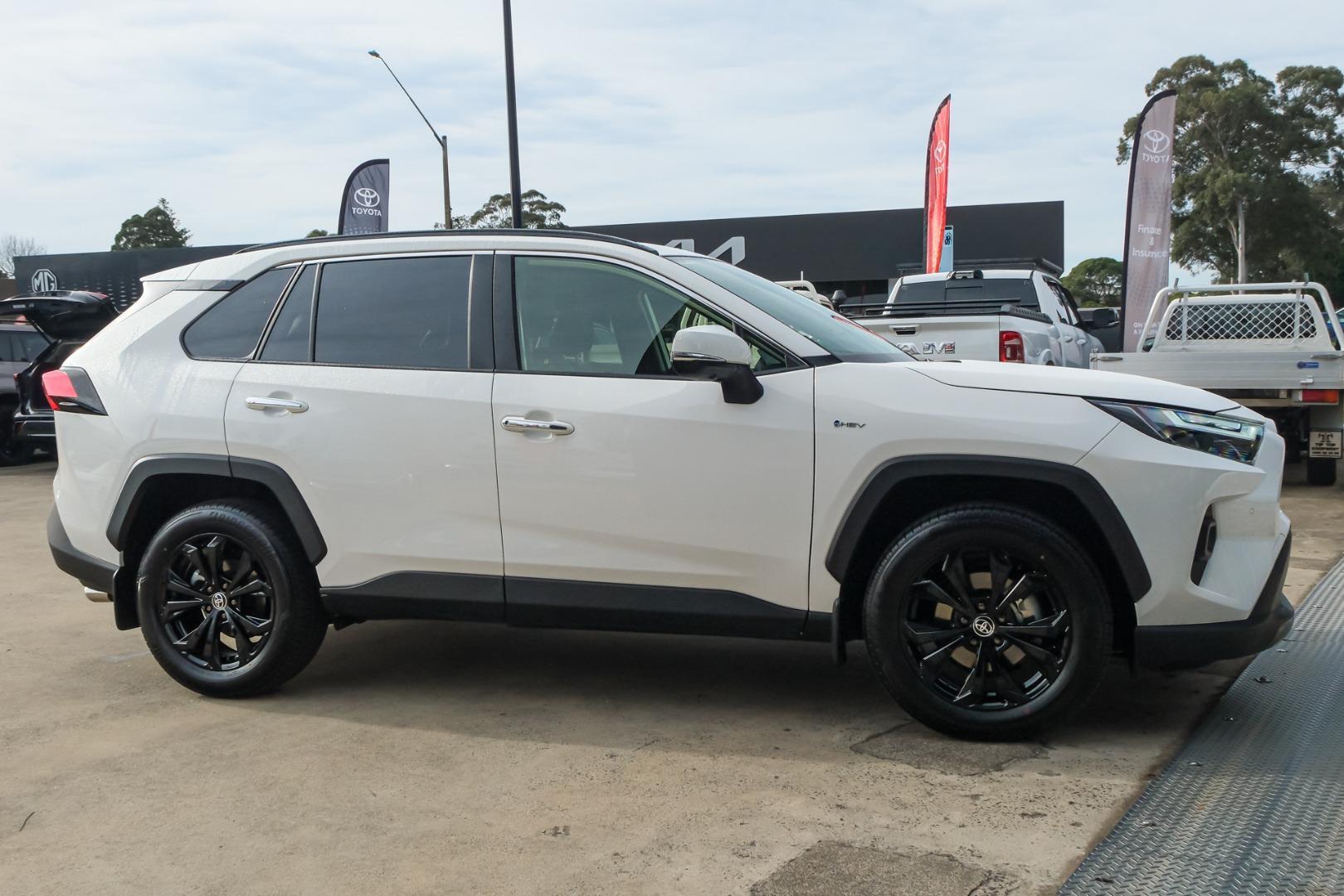 2025 Toyota RAV4 Cruiser-AWD in White