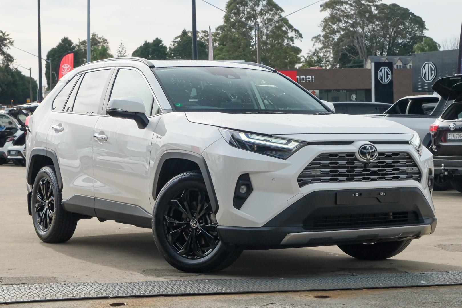 2025 Toyota RAV4 Cruiser-AWD in White