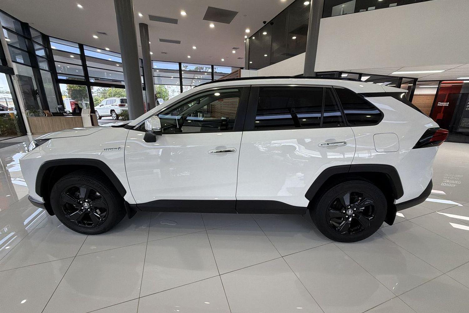 2020 Toyota RAV4 Cruiser-AWD in White