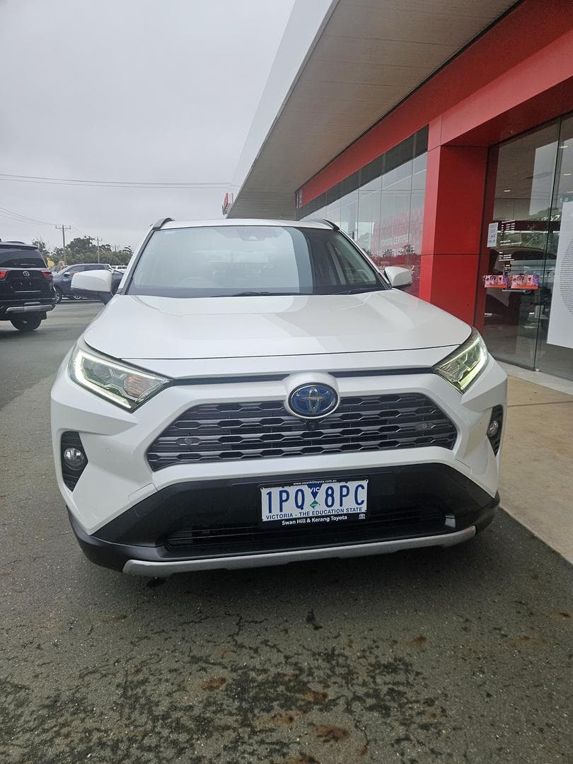 2019 Toyota RAV4 Cruiser-AWD in White