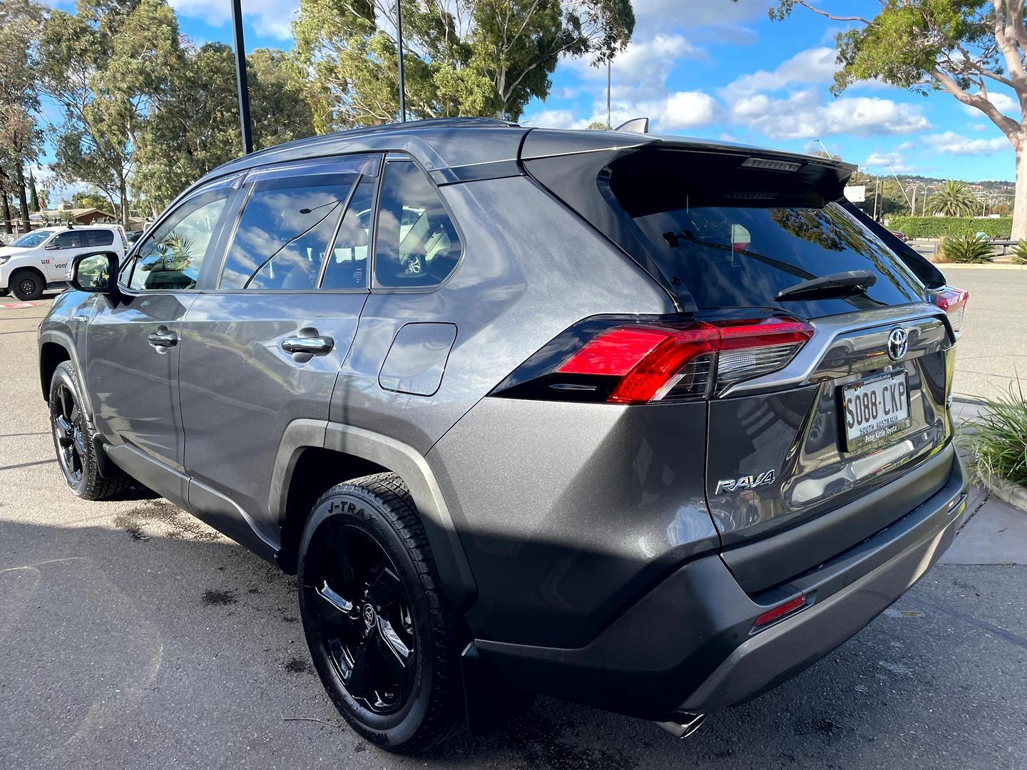 2021 Toyota RAV4 Cruiser-AWD in Silver